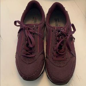 Brooks Retro Tennis Shoes